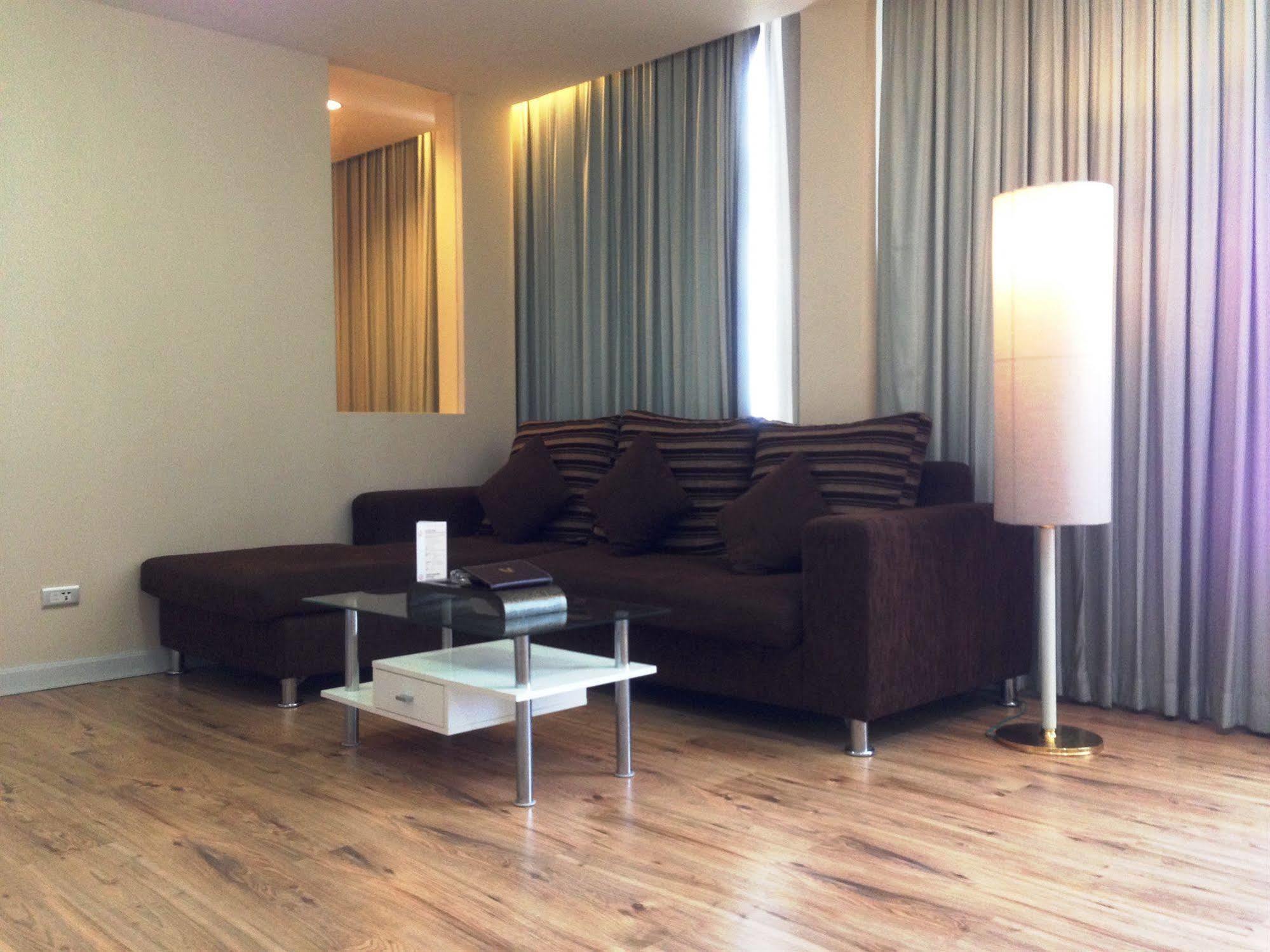 The City Hotel Sriracha By Bbh Japan Si Racha Exteriér fotografie